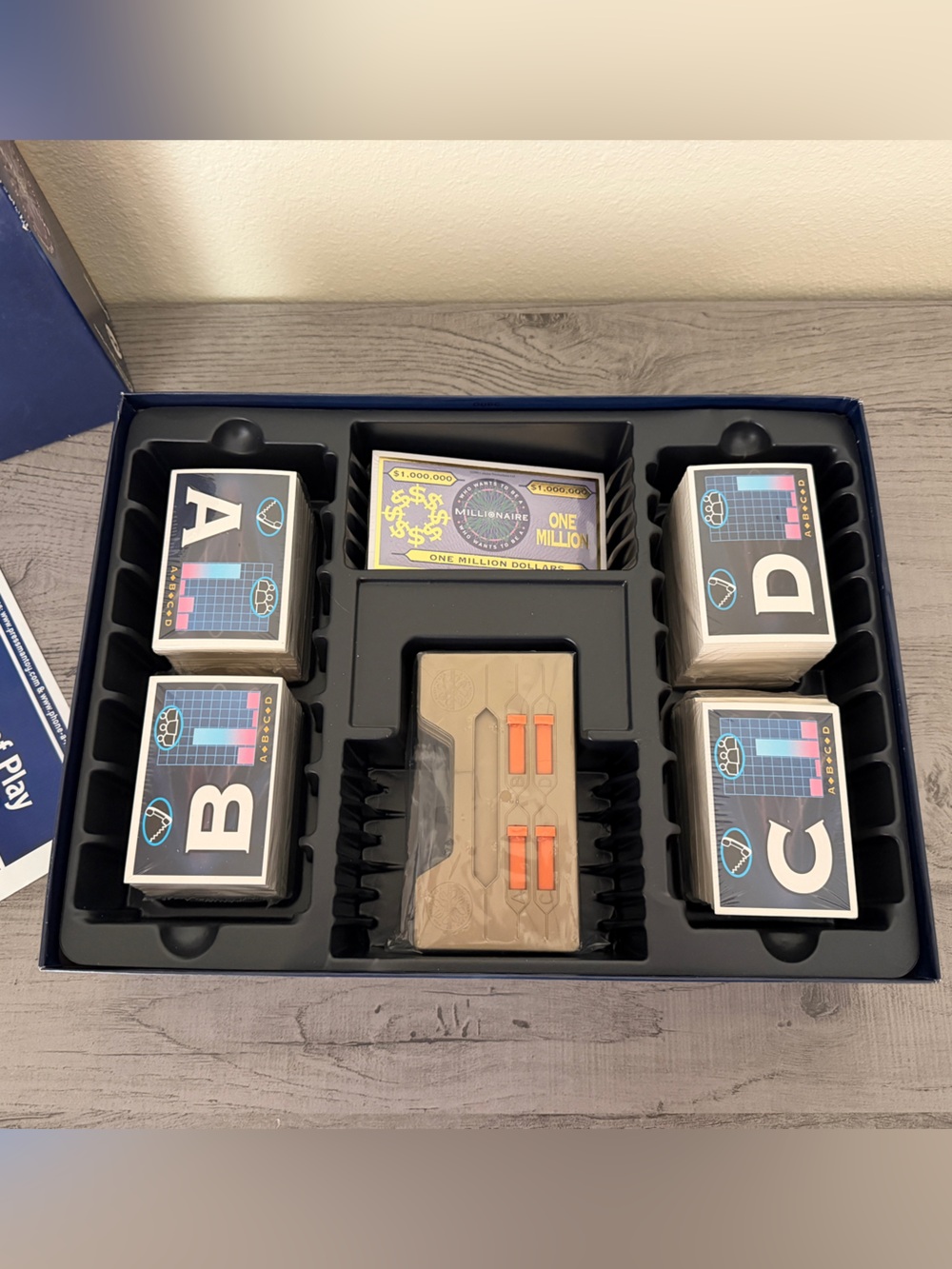 New Who Wants To Be A Millionaire Board Game 2000 - Picture 5 of 12